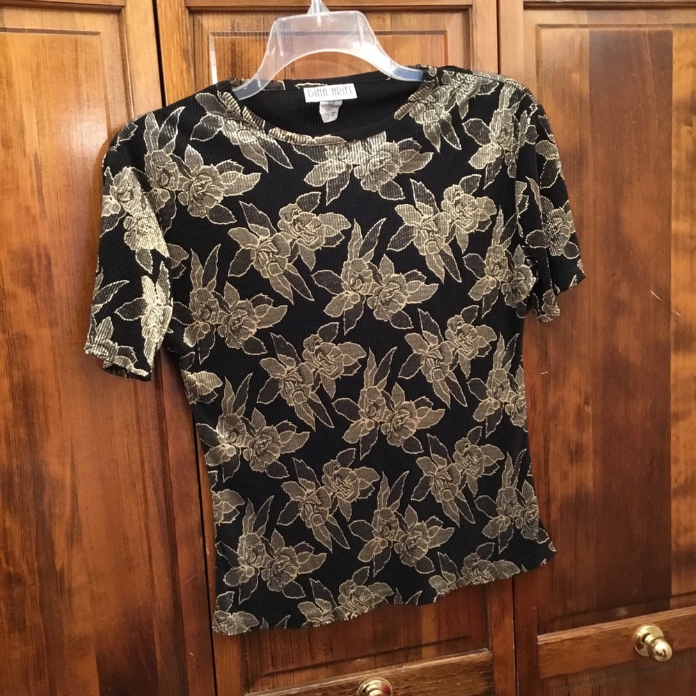 Woman’s short sleeve blouse